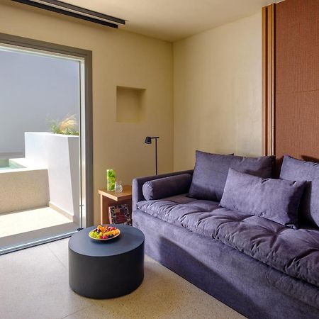 Alleys All-Suite Hotel & Spa Pýrgos Екстериор снимка