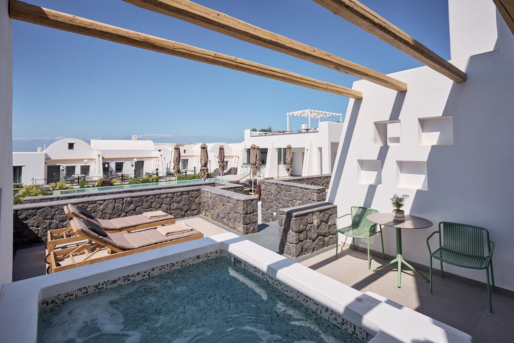 Alleys All-Suite Hotel & Spa Pýrgos Стая снимка