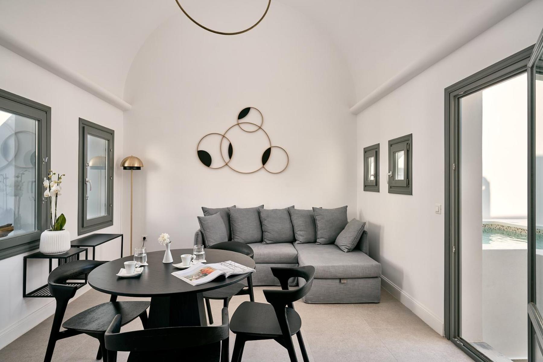 Alleys All-Suite Hotel & Spa Pýrgos Стая снимка