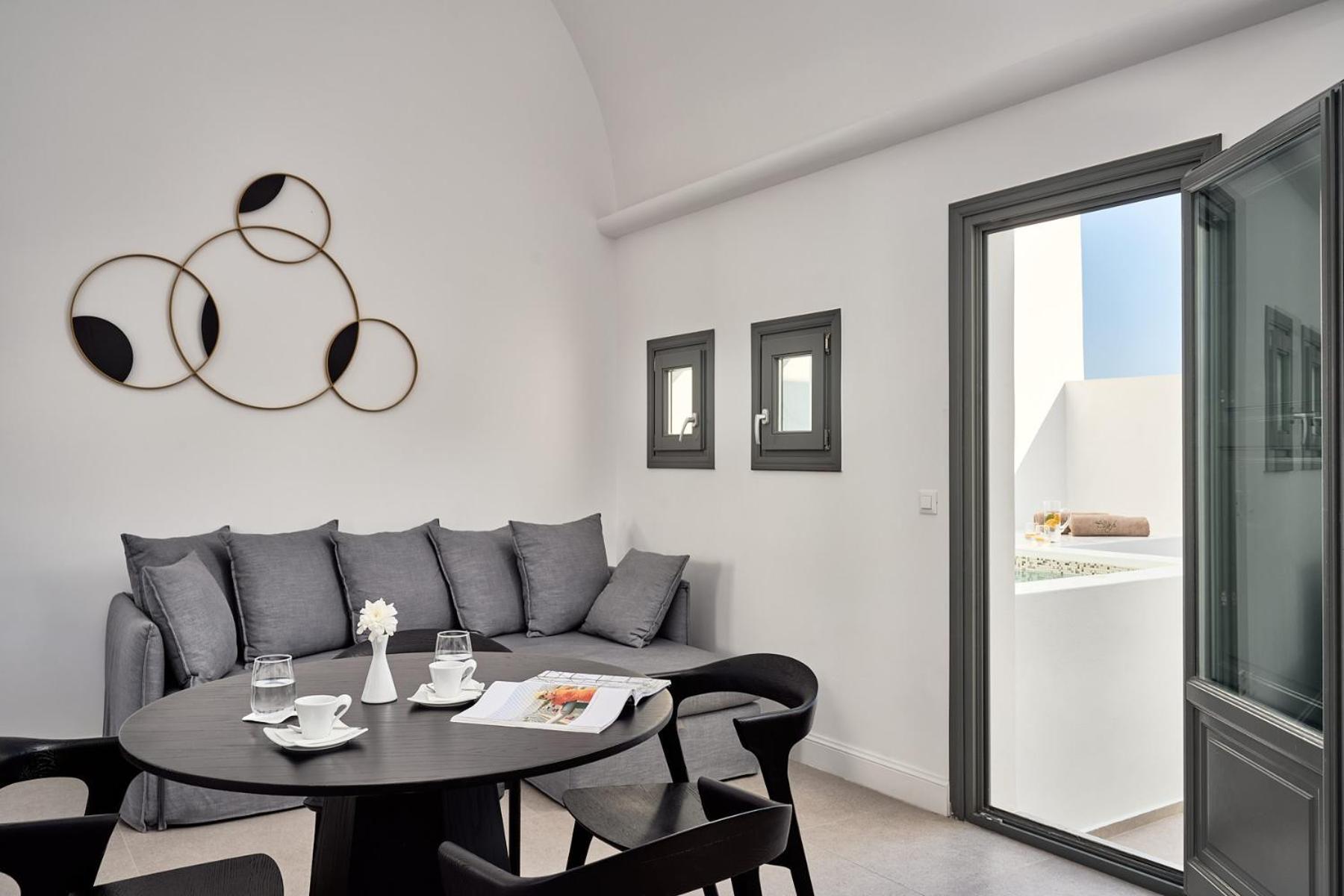 Alleys All-Suite Hotel & Spa Pýrgos Стая снимка