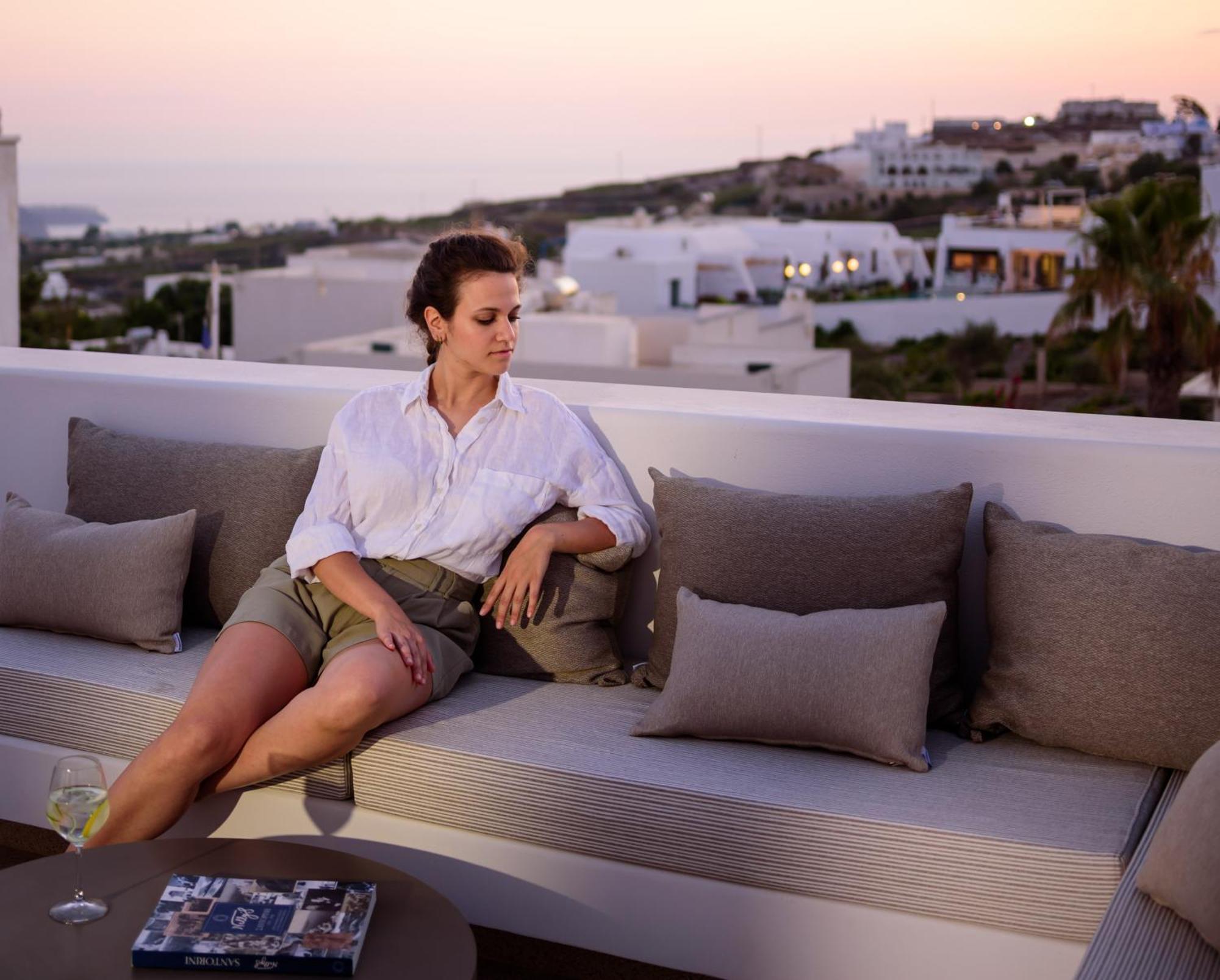 Alleys All-Suite Hotel & Spa Pýrgos Екстериор снимка