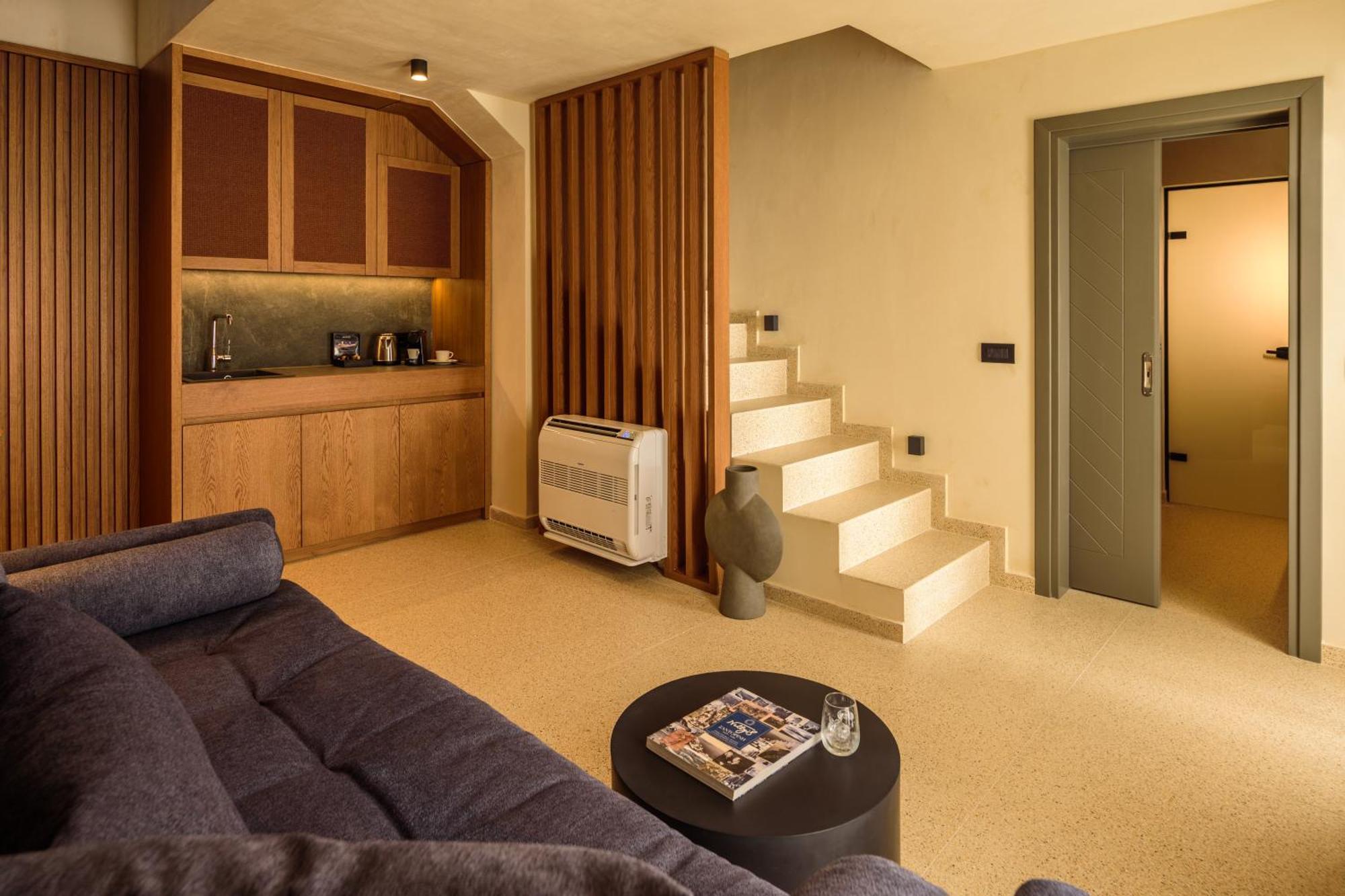 Alleys All-Suite Hotel & Spa Pýrgos Екстериор снимка