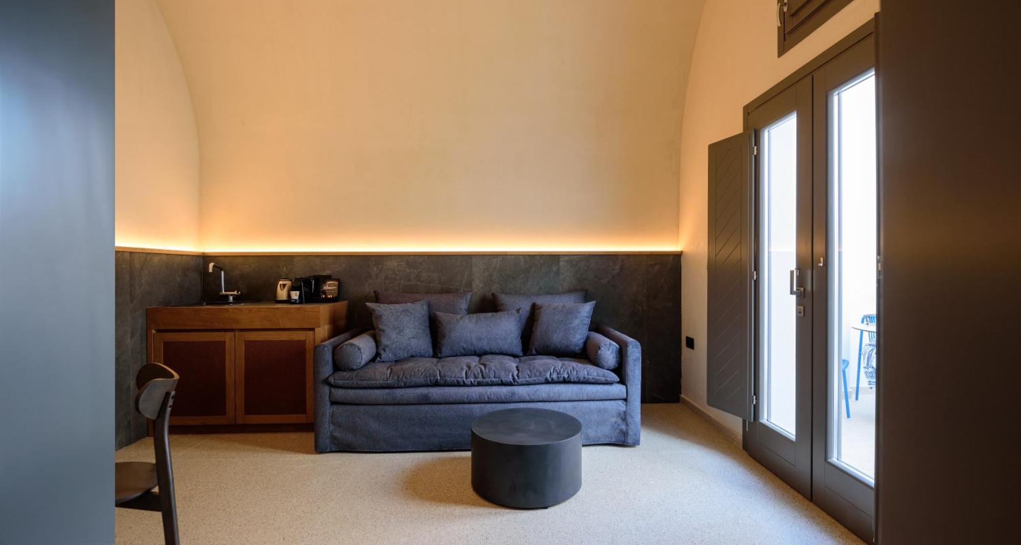 Alleys All-Suite Hotel & Spa Pýrgos Екстериор снимка