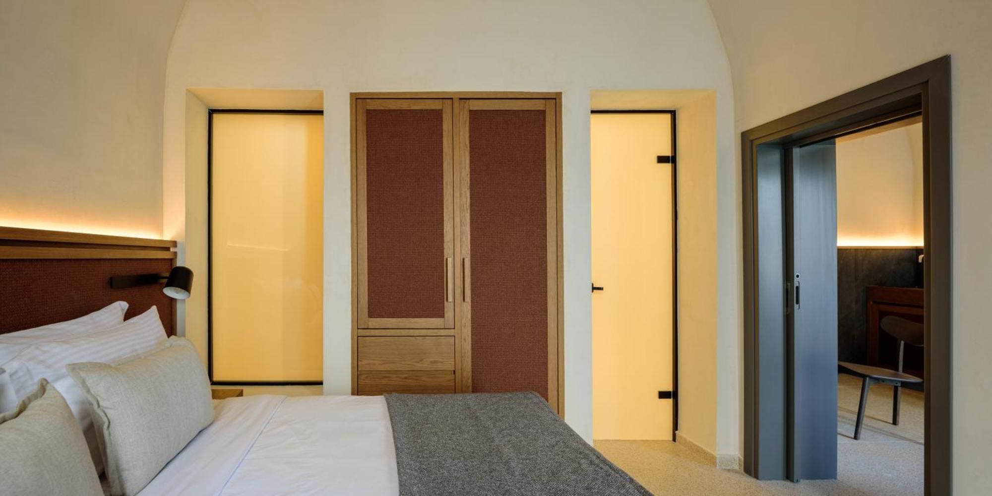 Alleys All-Suite Hotel & Spa Pýrgos Екстериор снимка